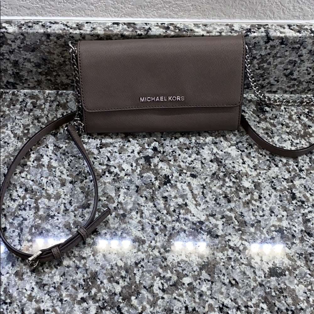 Michael Kors- Women's Jet Set Phone Cross Body Bag